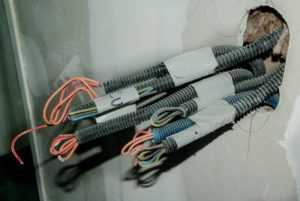 Tuberías e Instalación Eléctrica en Reformas de Viviendas: Claves 2025
