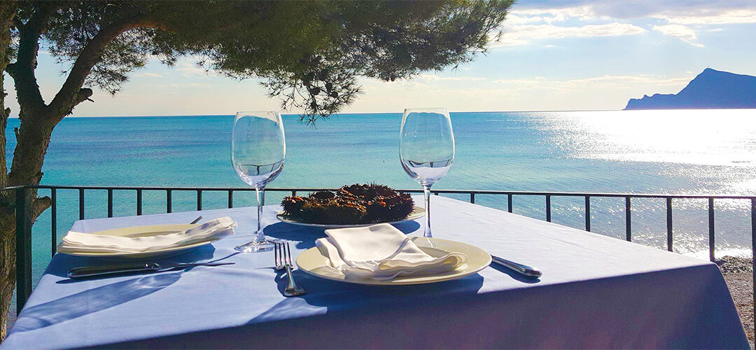 Los 10 restaurantes más bonitos de la costa española que te inspirarán para tu reforma integral